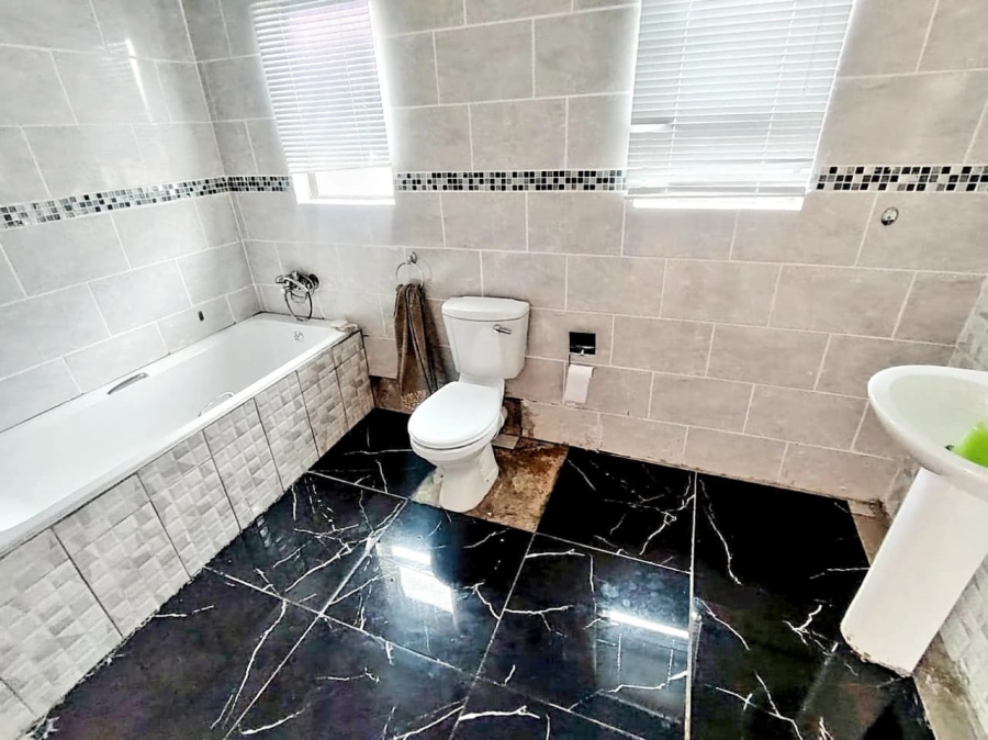 3 Bedroom Property for Sale in Amalinda Eastern Cape